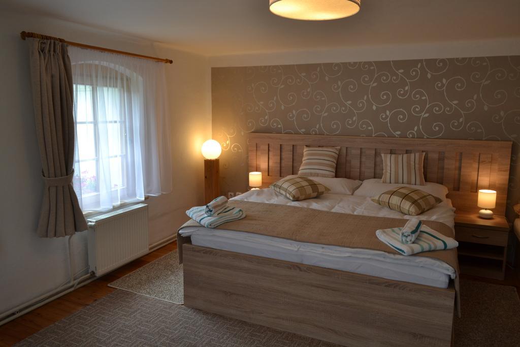 Pension Pod Morskym Okem Karlovice  Extérieur photo