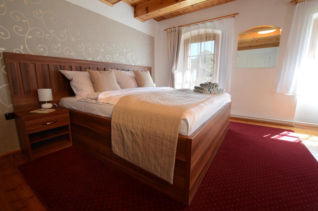 Pension Pod Morskym Okem Karlovice  Extérieur photo